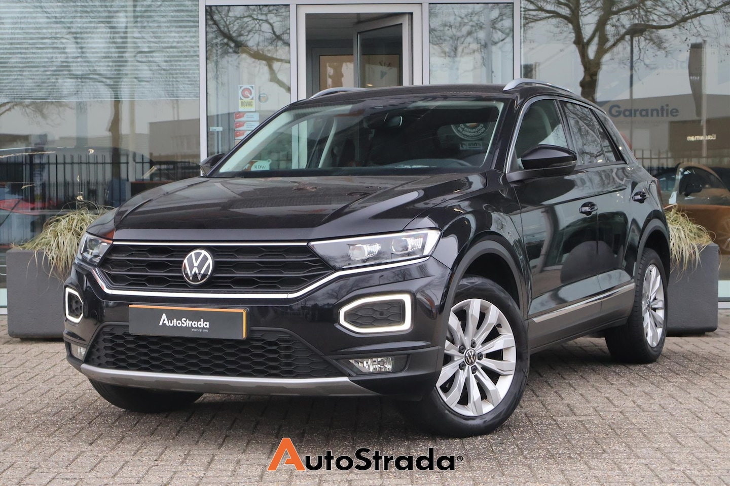 Volkswagen T-Roc - 1.5 Sport TSI 150pk 7-DSG | Virtual | Leder | Navi | Camera | ACC | Climate | Carplay | LE - AutoWereld.nl