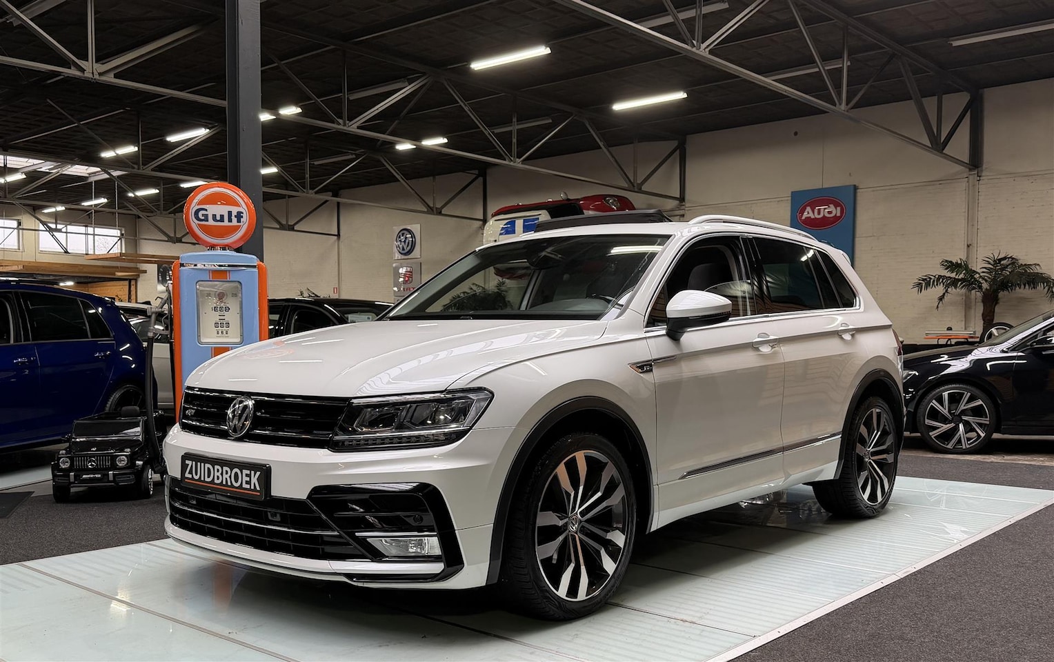 Volkswagen Tiguan - 1.4 TSI R-Line DSG 98DKM! Vol opties! Pano! Navi! - AutoWereld.nl