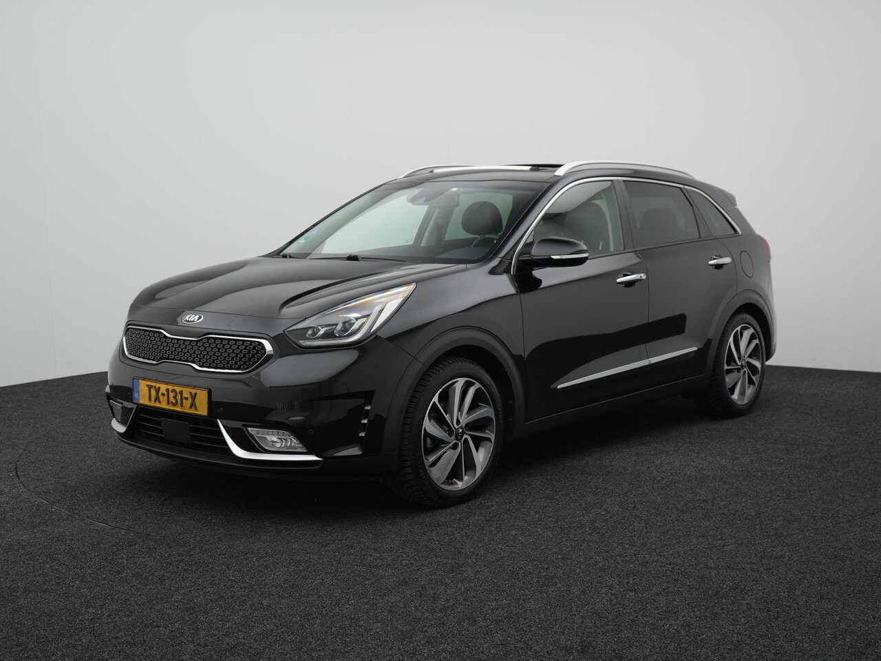 Kia Niro - 1.6 GDi Hybrid ExecutiveLine | JBL | Trekhaak | 18" velgen met 4 season banden | Stoel/stu - AutoWereld.nl