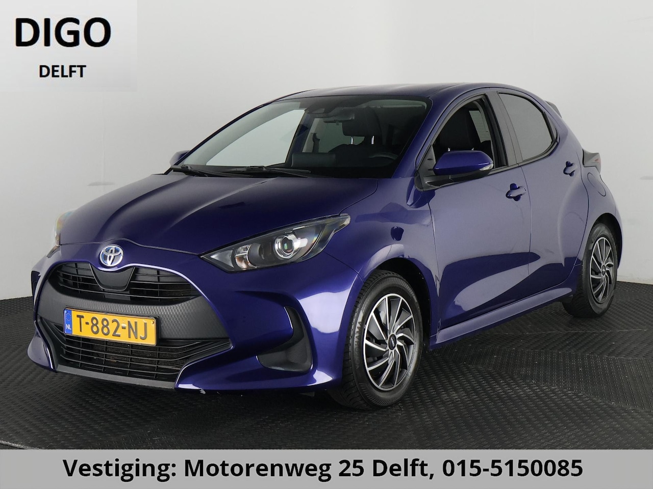 Toyota Yaris - 1.5 HYBRID NAVIGATIE AUTOMAAT 1e EIG GARANTIE 2033 . CAMERA . APPLE CARPLAY & ANDROID AUTO - AutoWereld.nl