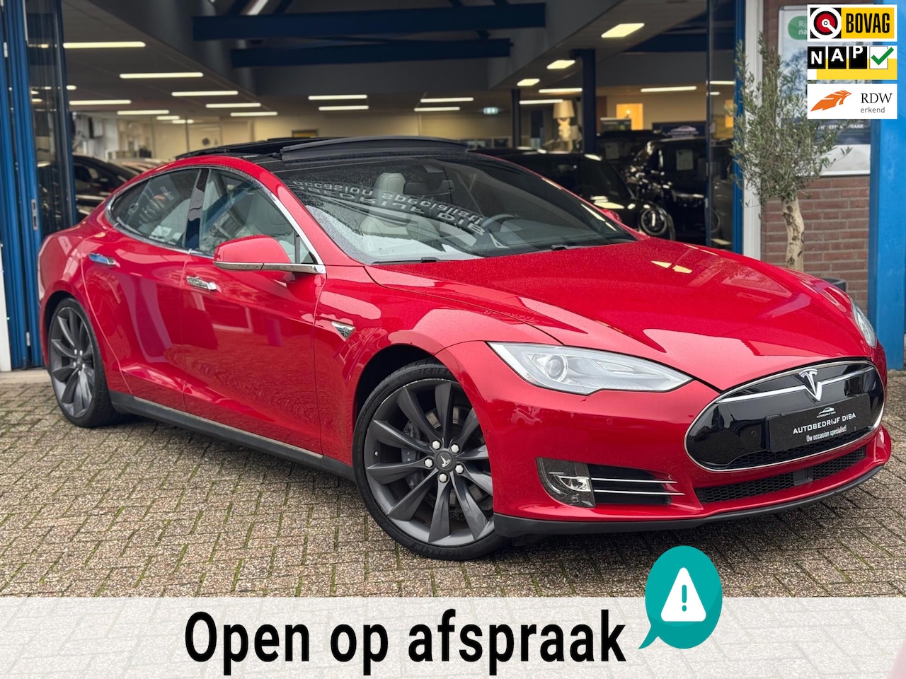 Tesla Model S - 85 Base 2014 Rood PANO NAVI Free Supercharge! - AutoWereld.nl