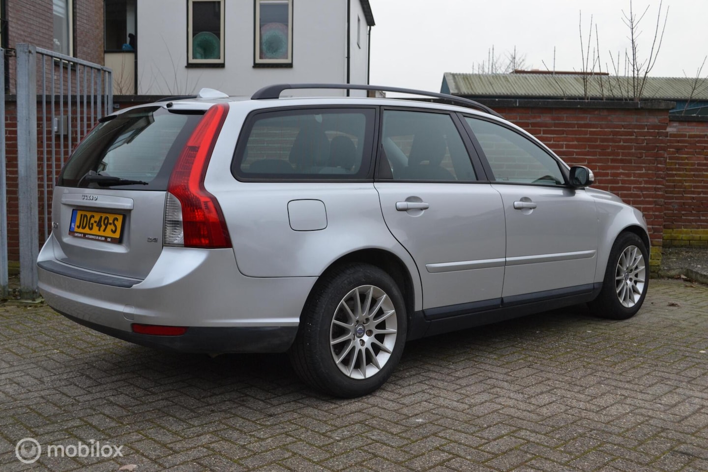 Volvo V50 - 2.4i Kinetic | 170PK | Airco | Youngtimer - AutoWereld.nl