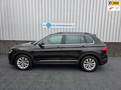 Volkswagen Tiguan - 1.5 TSI ACT Comfortline / Trekhaak / Carplay / Massagestoel