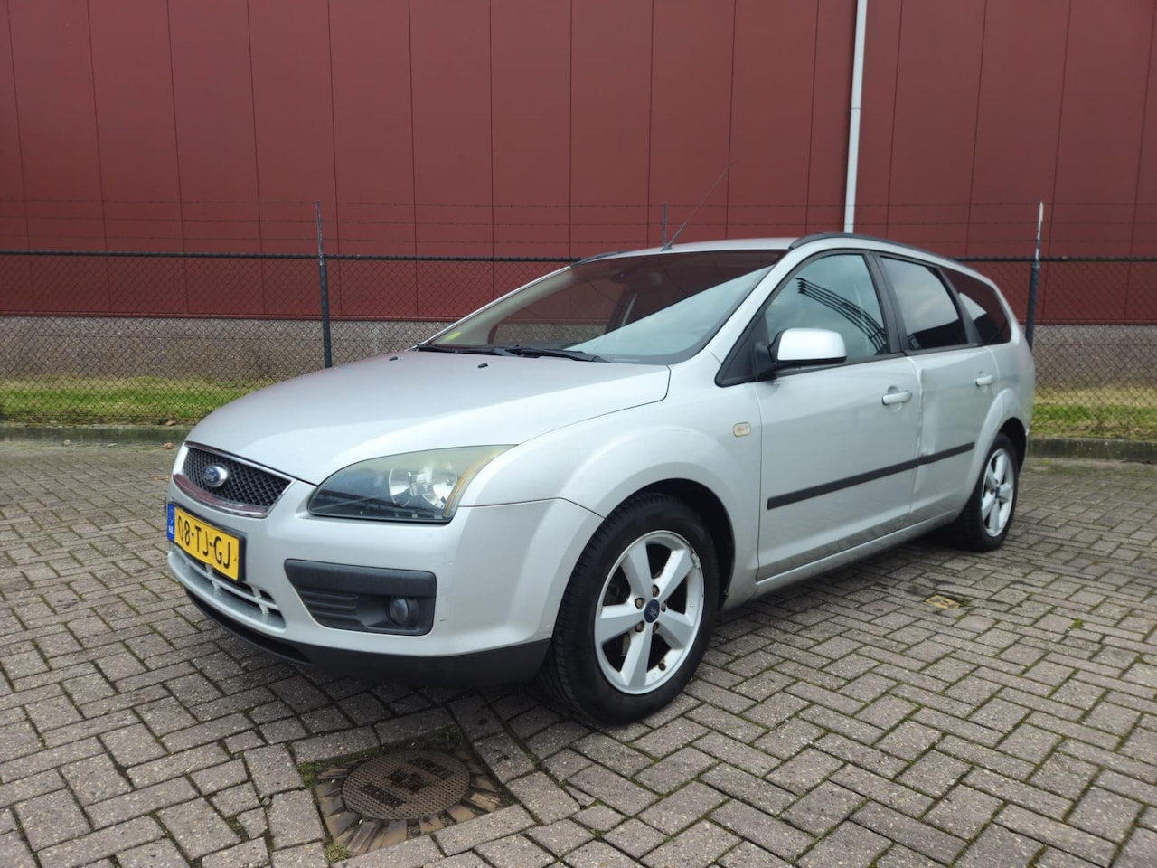 Ford Focus Wagon - 1.6-16V Futura 1.6-16V Futura - AutoWereld.nl