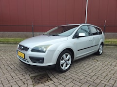 Ford Focus Wagon - 1.6-16V Futura