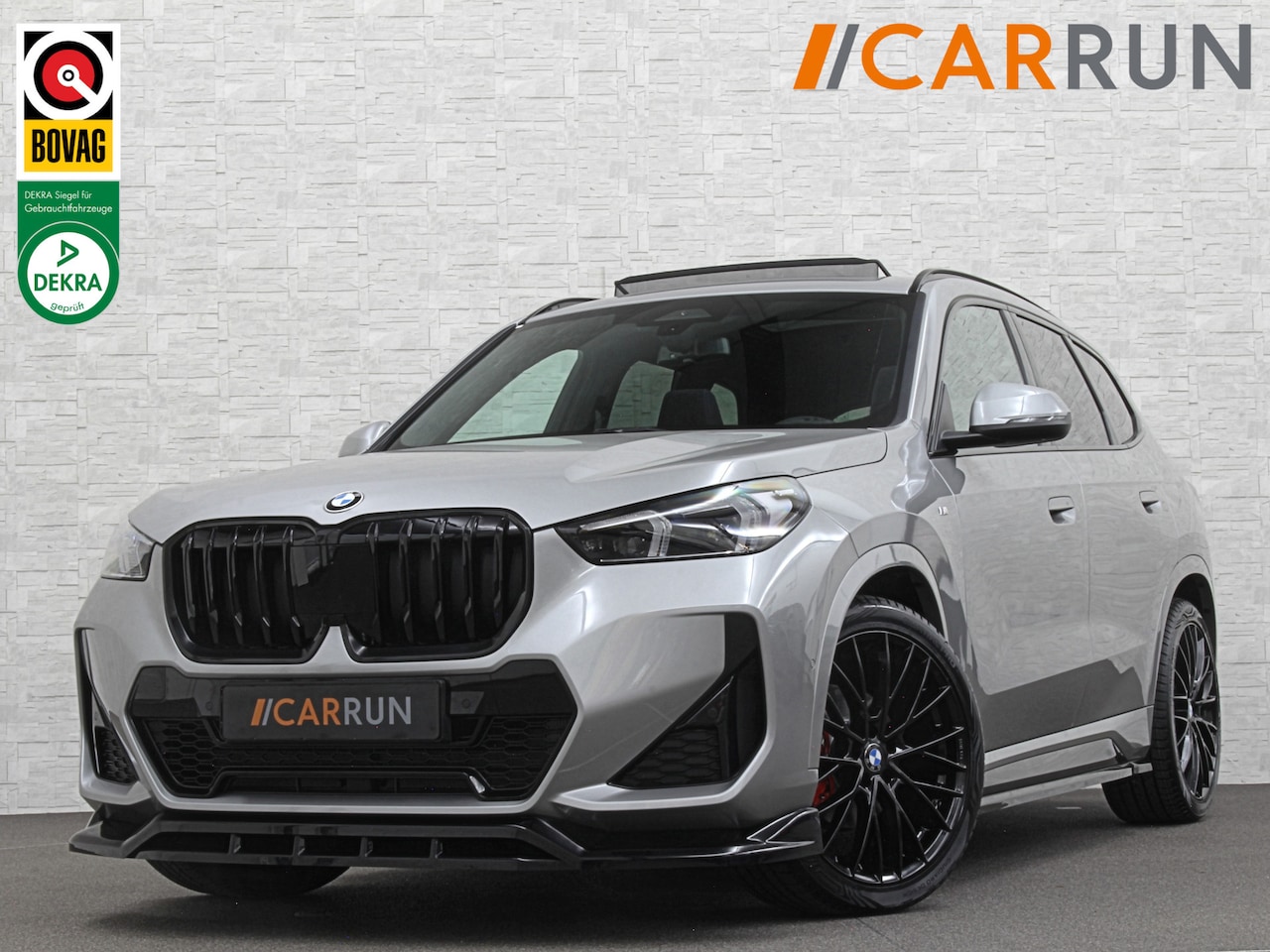 BMW X1 - 18i M-Sport Performance-Pack | Panorama | Sportstoelen | Carbon | Keyless-Entry | Sfeerver - AutoWereld.nl
