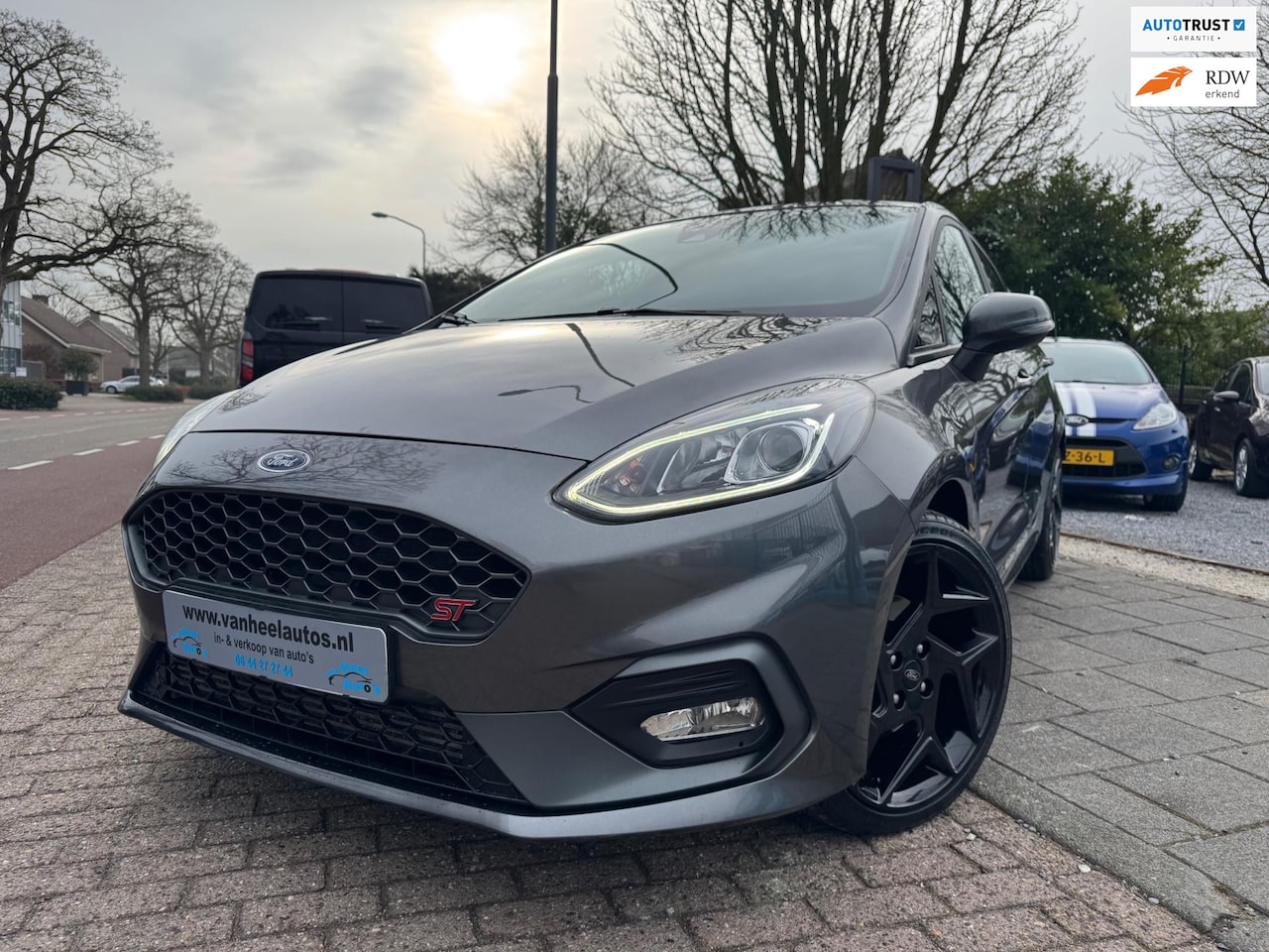 Ford Fiesta - 1.5 EcoBoost ST-3 A-C Elek Pakket 18” CarPlay - AutoWereld.nl