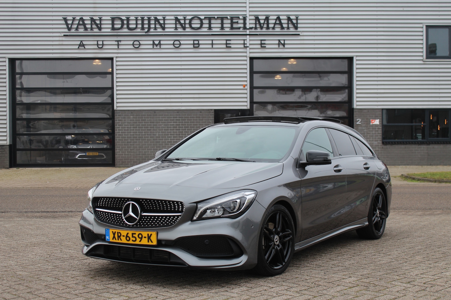 Mercedes-Benz CLA-klasse Shooting Brake - 180 / AMG / Panoramadak / N.A.P. - AutoWereld.nl