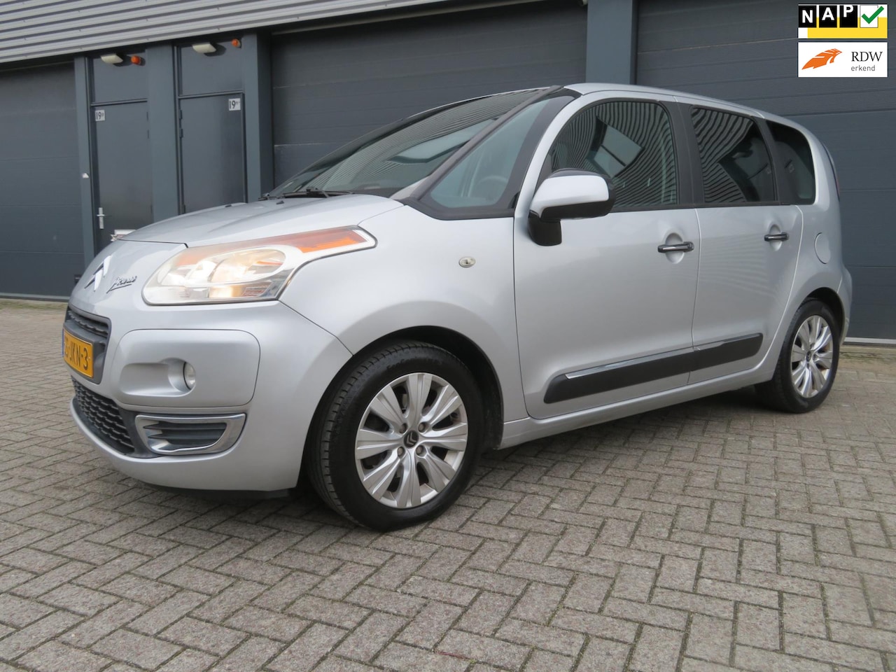 Citroën C3 Picasso - 1.6 VTi Exclusive 149609 km nap - AutoWereld.nl