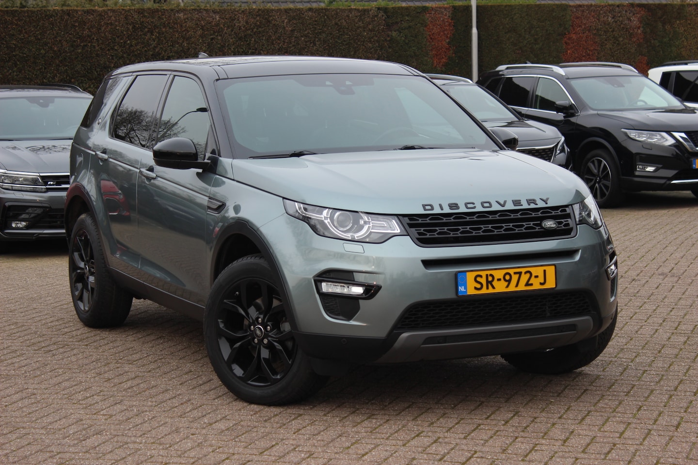 Land Rover Discovery Sport - 2.0 TD4 Urban Series SE Dynamic / Trekhaak / Panoramadak / Camera / Leder / 19'' / Meridia - AutoWereld.nl