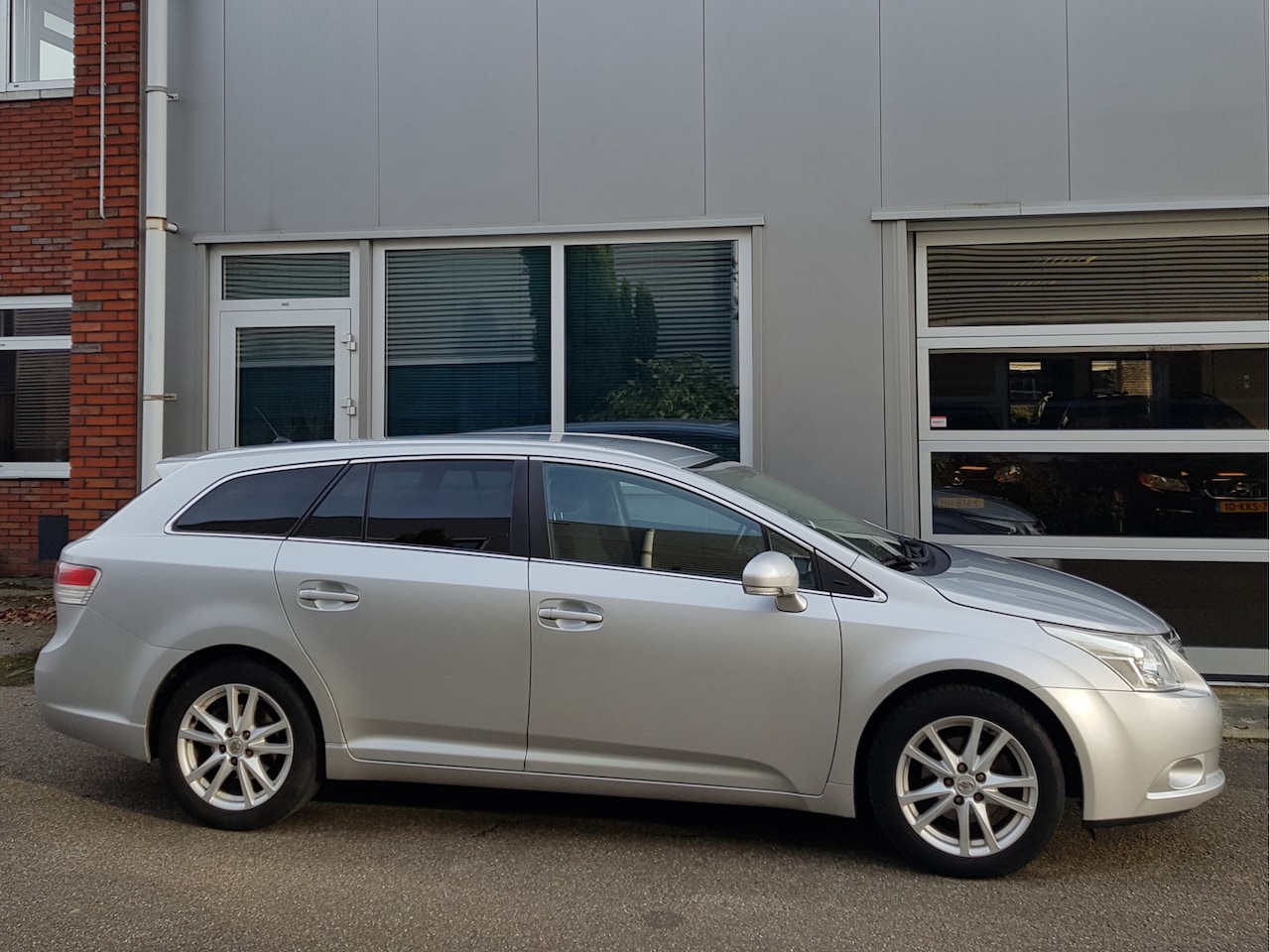 Toyota Avensis Wagon - 1.8 Vvti 2e Eig Navi Camera Trekhaak Ecc - AutoWereld.nl