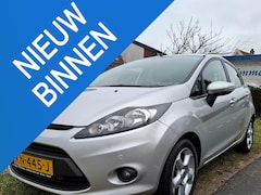 Ford Fiesta - 1.4 Ghia Automaat - 5 Deurs - Trekhaak - Sportvelgen