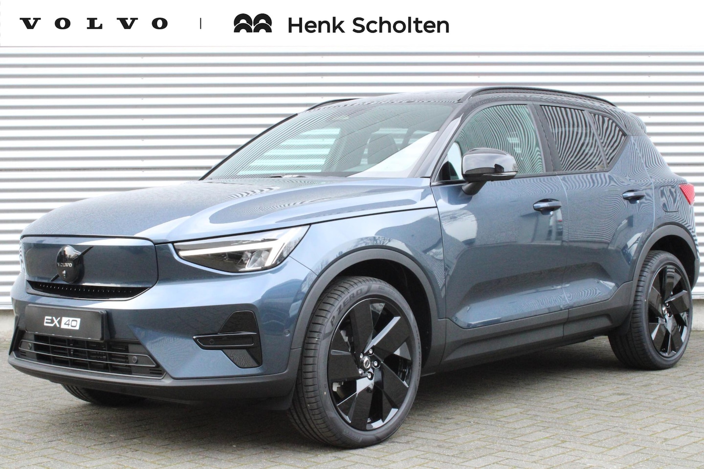 Volvo EX40 - Single Motor Extended Range Ultra Black Ed. 82 kWh | Stoel- en Stuurverwarming | Adaptive - AutoWereld.nl