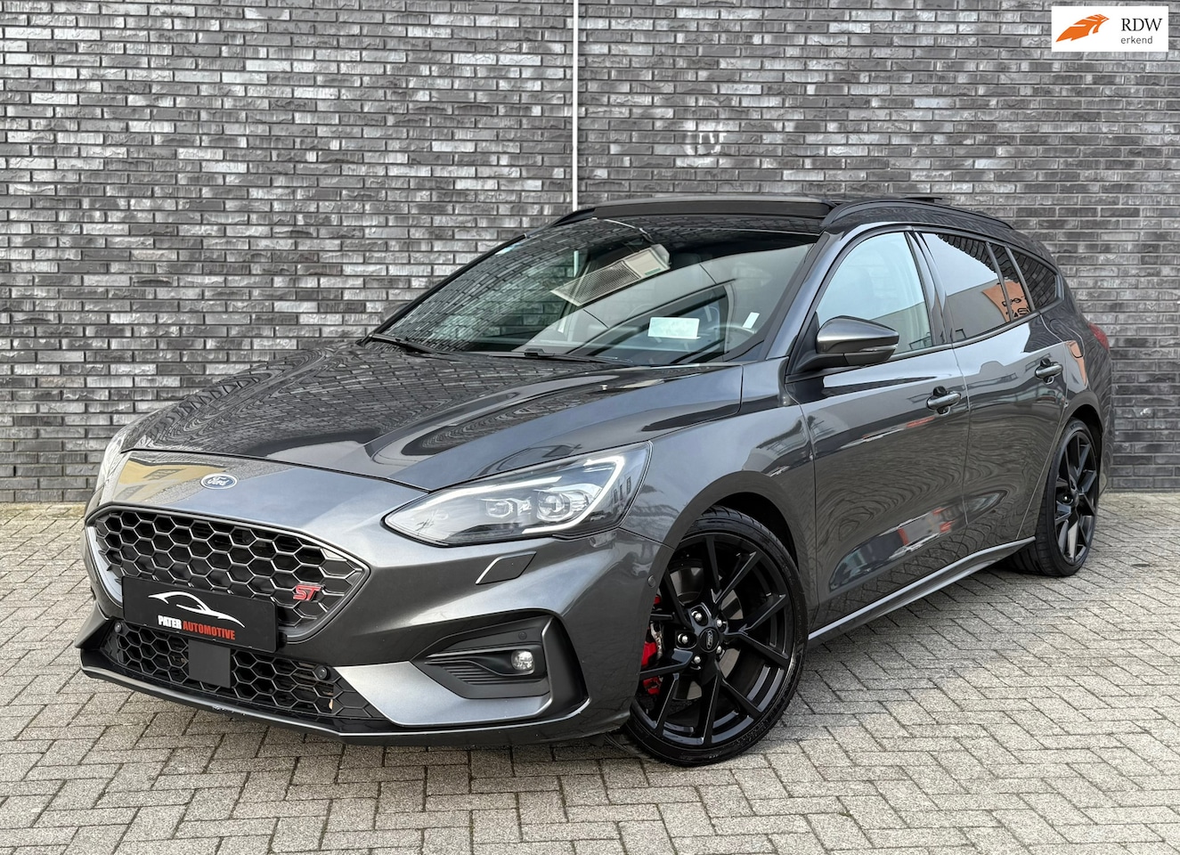 Ford Focus Wagon - 2.3 EcoBoost ST-3 Pano|Head-up|B&O|Launch Control|ACC|Camera|Carplay|Blis|Elekt Stoelen|Vi - AutoWereld.nl
