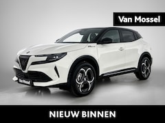 Alfa Romeo Junior - 1.2 Turbo Hybrid Ibrida Sport Speciale 145pk | Navigatie | Parkeersensoren rondom | Camera