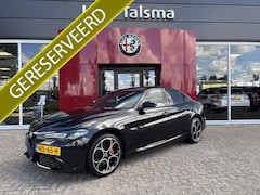 Alfa Romeo Giulia - 2.0T 280 AWD Veloce | 19" Velgen | Panoramadak | Adas 2 | Carplay en Android Let op auto n
