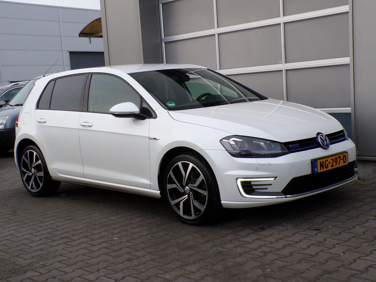 Volkswagen Golf - 1.4 TSI GTE Clima/Cruise/Navi/Stoelverw!! - AutoWereld.nl