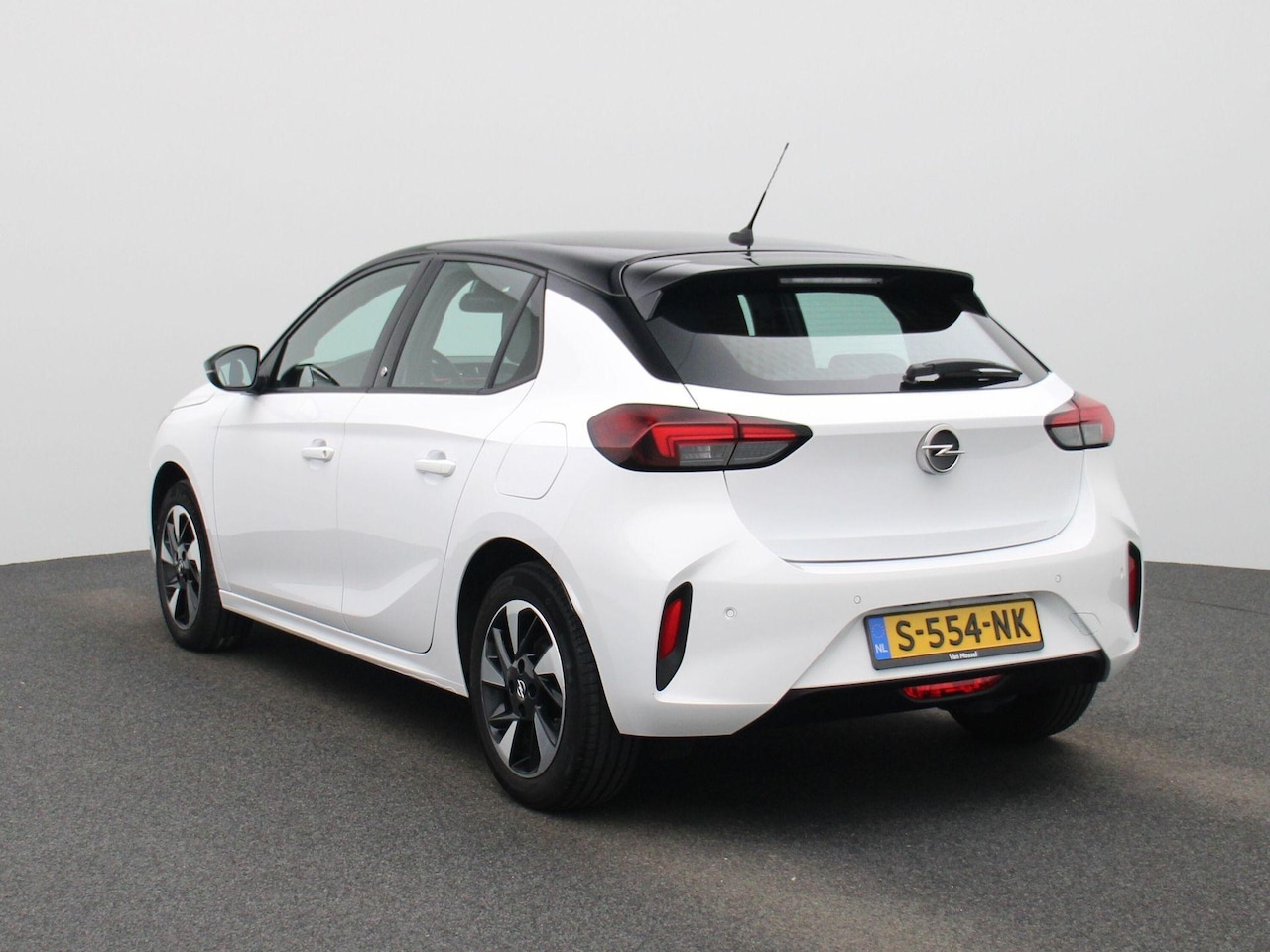 Opel Corsa-e - GS-Line 50 kWh | Navigatie | Climate control | Parkeersensoren - AutoWereld.nl