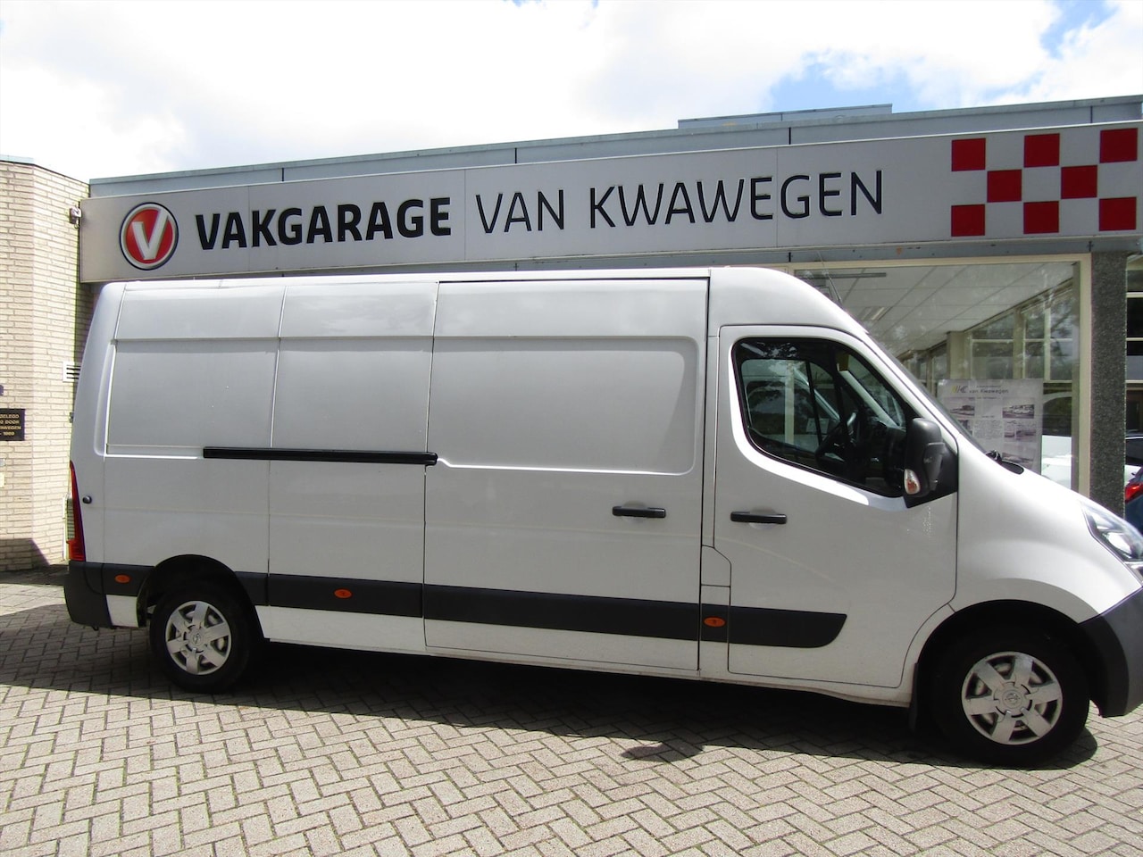 Opel Movano - 2.3 CDTi L3H2 NAVI BLUET. EN INRICHTING €14.900,- EX. BTW - AutoWereld.nl