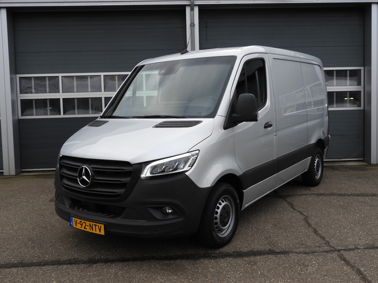 Mercedes-Benz Sprinter - 314 2.2 CDI L1H1 EURO 6 AUT | LED | DISTRONIC | INRICHTING - AutoWereld.nl