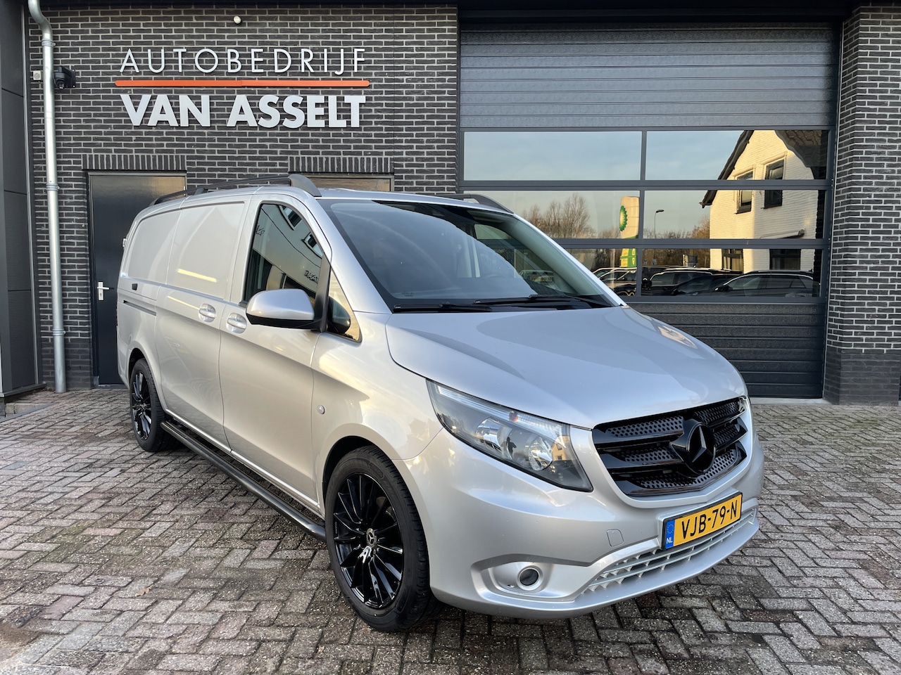 Mercedes-Benz Vito - 114 CDI Lang Aut. 2x Schuifdeur , Navi , Cruise - AutoWereld.nl