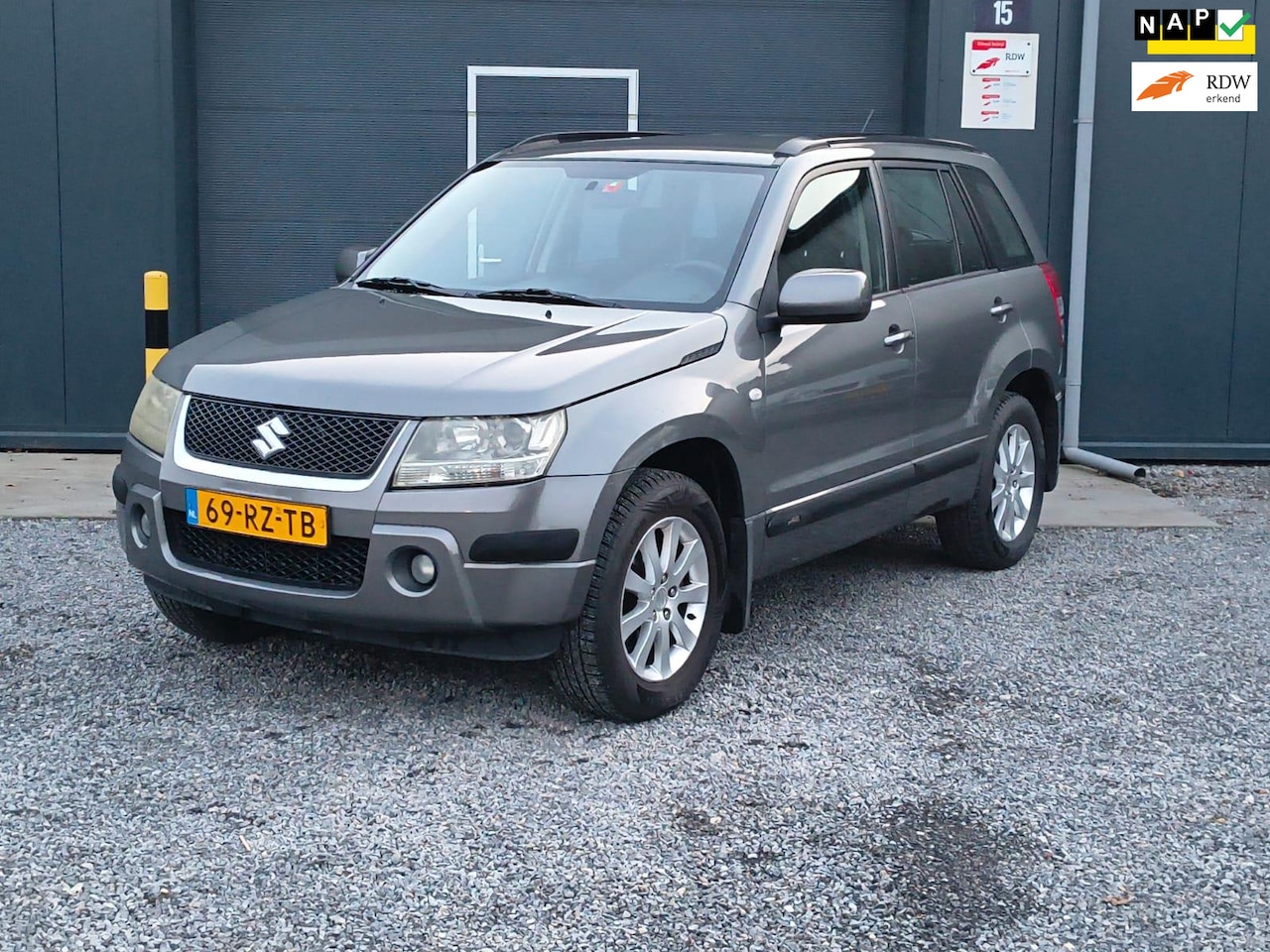 Suzuki Grand Vitara - 2.0-16V Exclusive Dealer onderhouden 4x4 - AutoWereld.nl