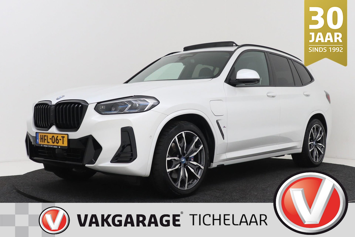 BMW X3 - XDrive30e High Executive | M Pakket | Panoramadak | Laser | Adap cruise | Trekhaak - AutoWereld.nl