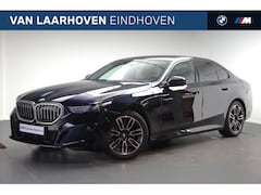 BMW 5-serie - 520i M Sport Automaat / Adaptieve LED / Parking Assistant Professional / Comfort Access /