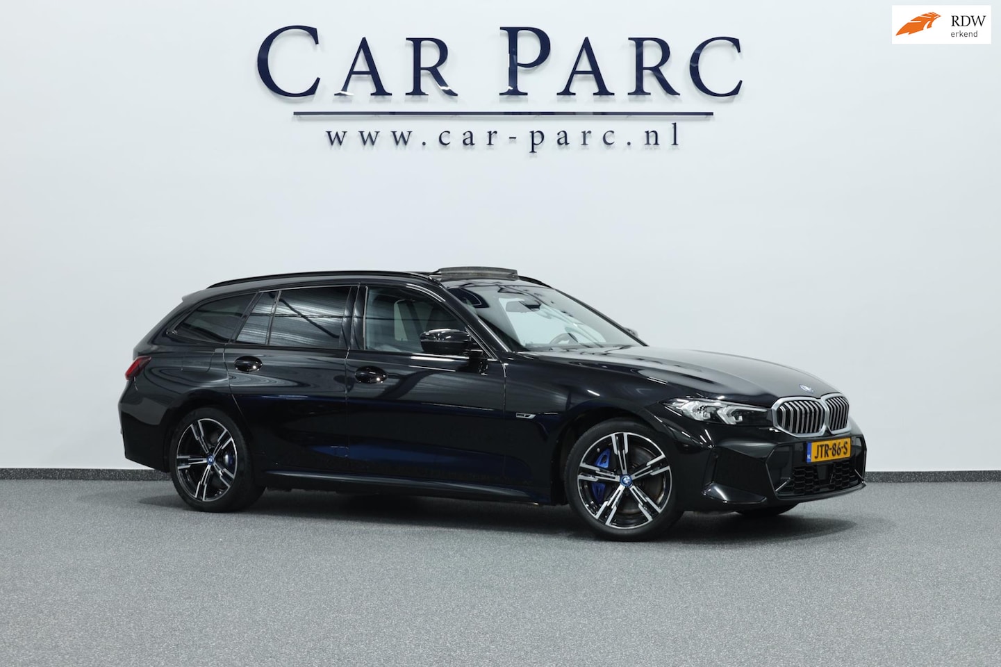 BMW 3-serie Touring - 330e M Sport BTW/LED/VIRTUAL/SFEER/PANO/LEER+S.VERWARMING+MEMORY/18" LMV/PDC/ACC/ECC/12 MN - AutoWereld.nl