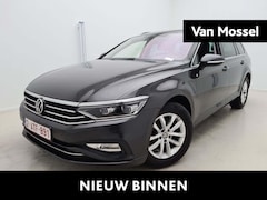 Volkswagen Passat Variant - 1.5 TSI Style Business 150 PK| Dealer Onderhouden | Trekhaak | Achteruitrijcamera | Verwar