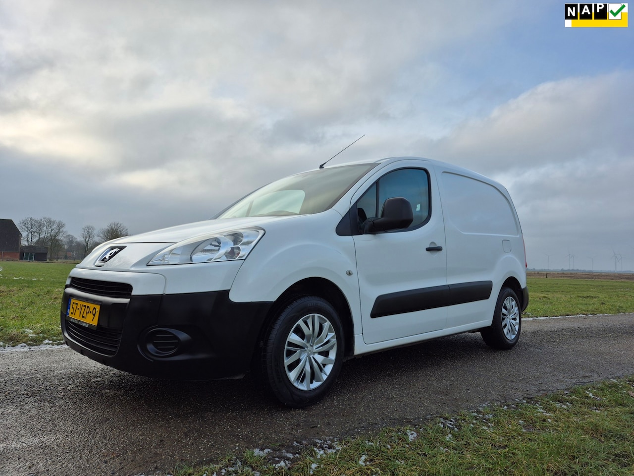 Peugeot Partner - 120 1.6 HDI L1 XR 120 1.6 HDI L1 XR,3 persoons - AutoWereld.nl