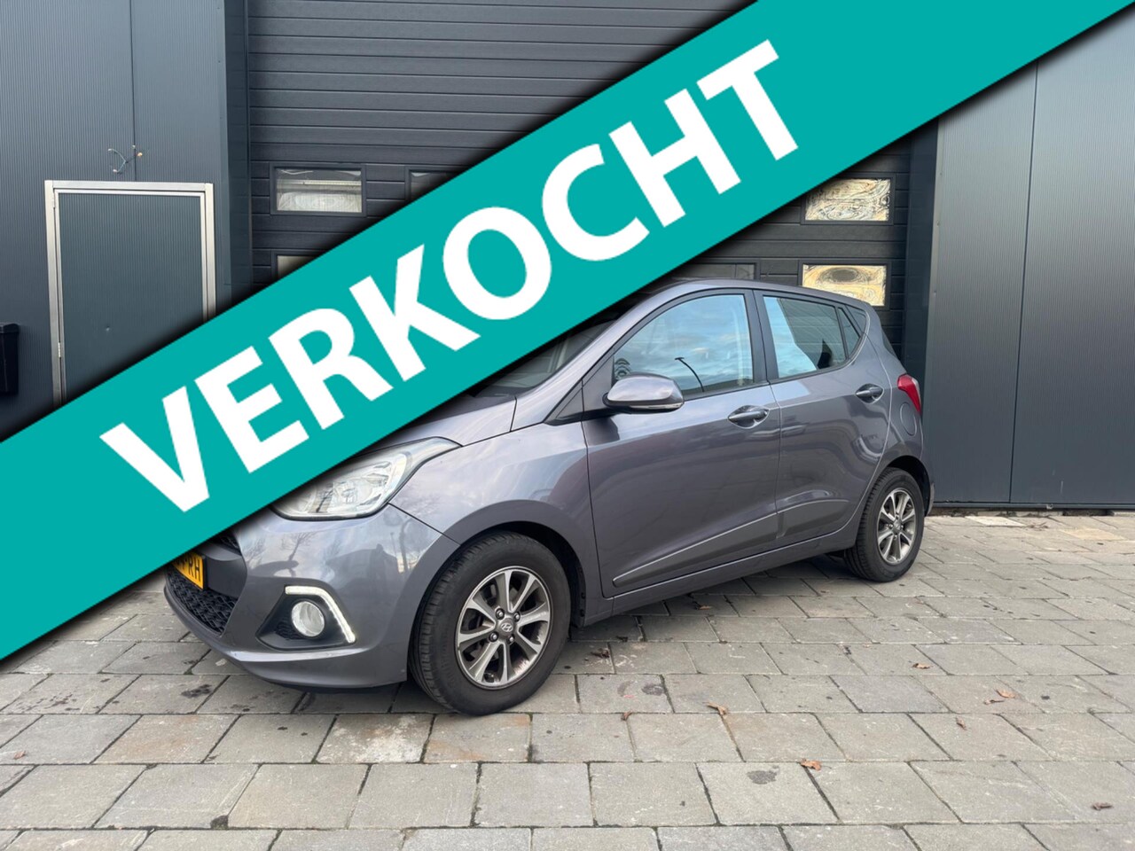 Hyundai i10 - 1.0i i-Motion Premium | Airco | Parkeer Sensor achter | Cruise | Bluetooth - AutoWereld.nl