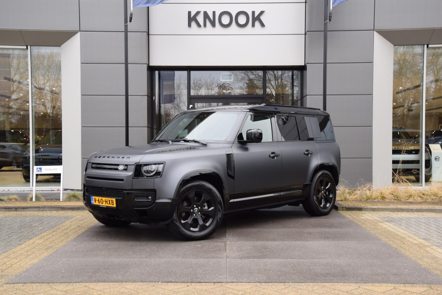 Land Rover Defender 110 - D250 MHEV X-Dynamic SE | Grijs kenteken | Trekhaak | Luchtvering - AutoWereld.nl