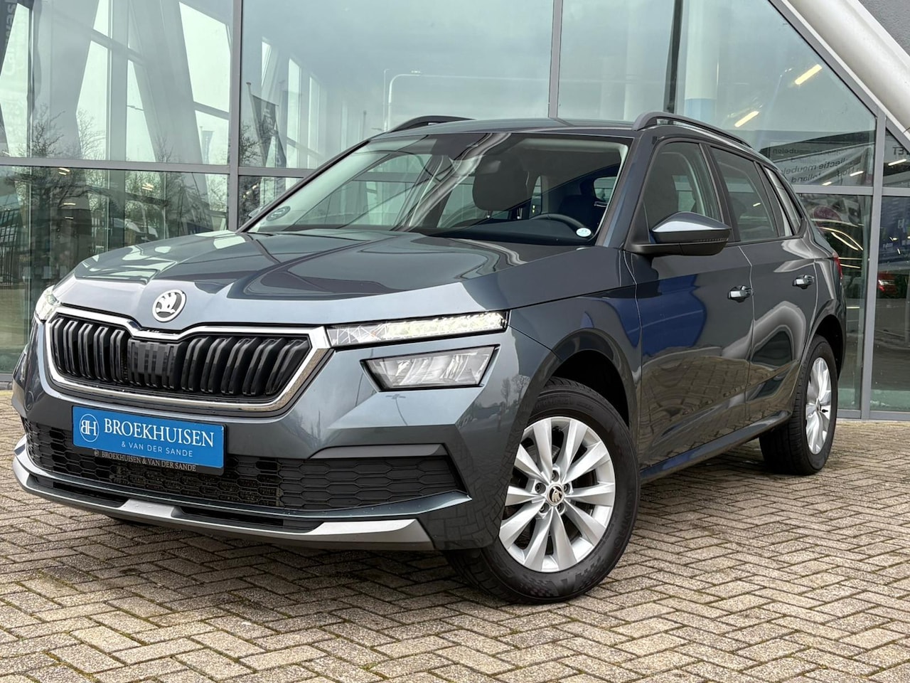 Skoda Kamiq - 1.5 TSI ACT Business Edition 150pk Automaat / Camera / Stoelverwarming - AutoWereld.nl