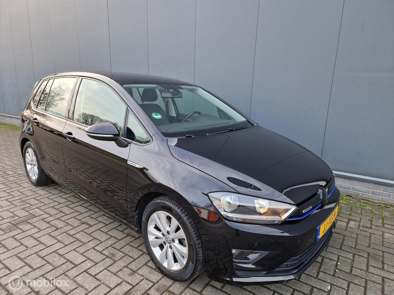 Volkswagen Golf Sportsvan - 1.0 TSI Connected Series 1.0 TSI Connected Series - AutoWereld.nl