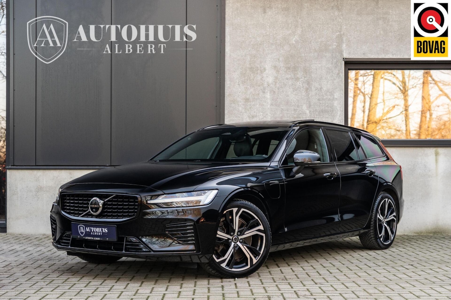 Volvo V60 - 2.0 T6 Recharge AWD Plus Dark H&K 360c Pano 19'' - AutoWereld.nl