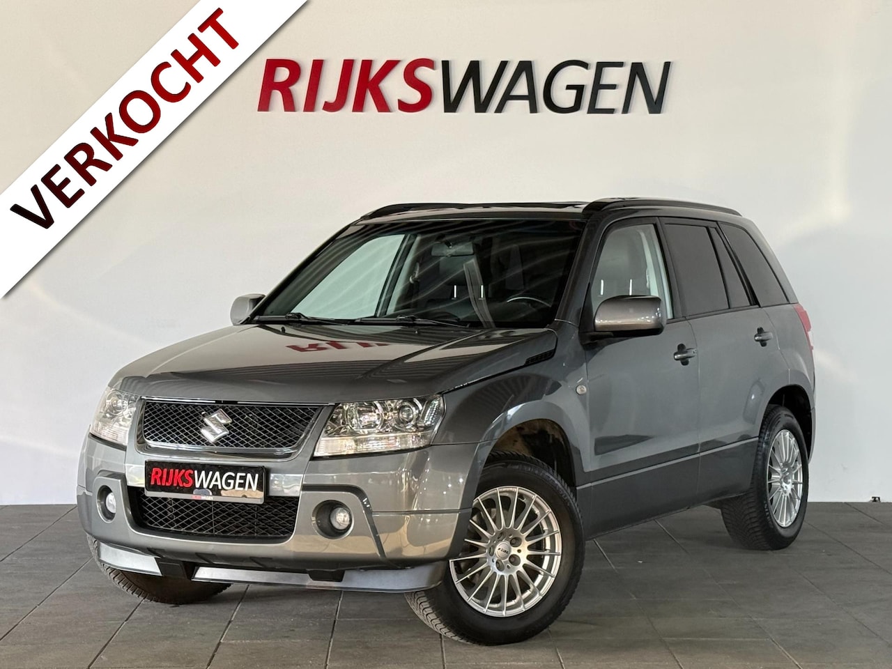 Suzuki Grand Vitara - 2.0-16V High Executive Automaat/Keyless/Schuifdak - AutoWereld.nl