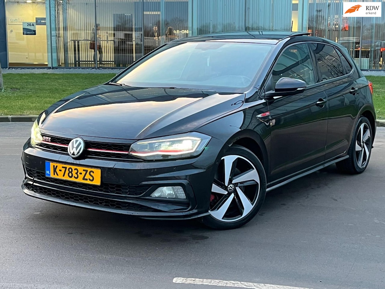 Volkswagen Polo - 2.0 TSI GTI AUT PANO VIRT DASH ACC LED KEYLESS GO - AutoWereld.nl