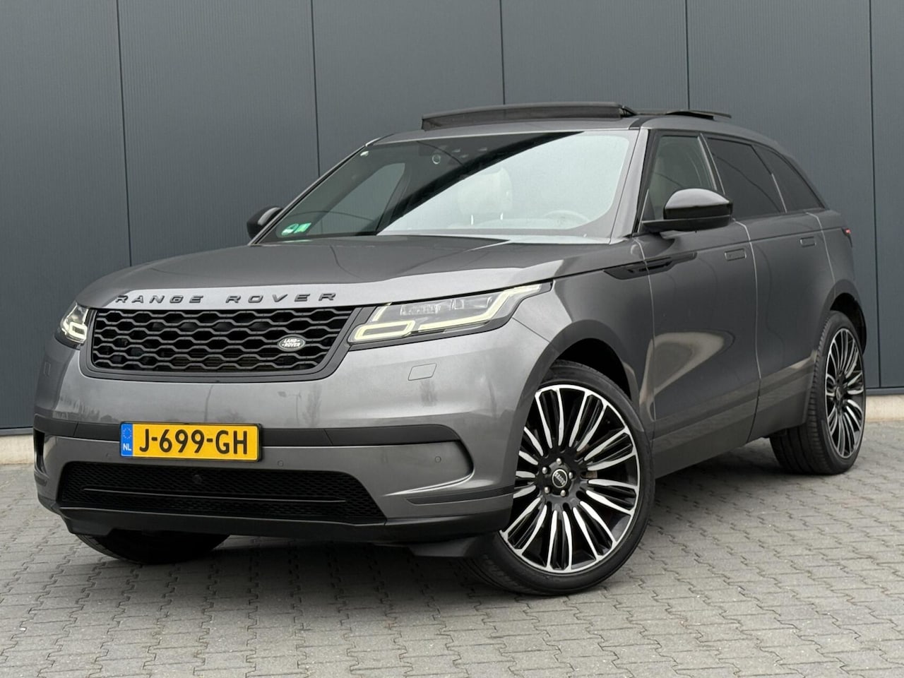 Land Rover Range Rover Velar - 2.0 I4 Turbo AWD Pano - Led - Meridian - Nette Auto - AutoWereld.nl