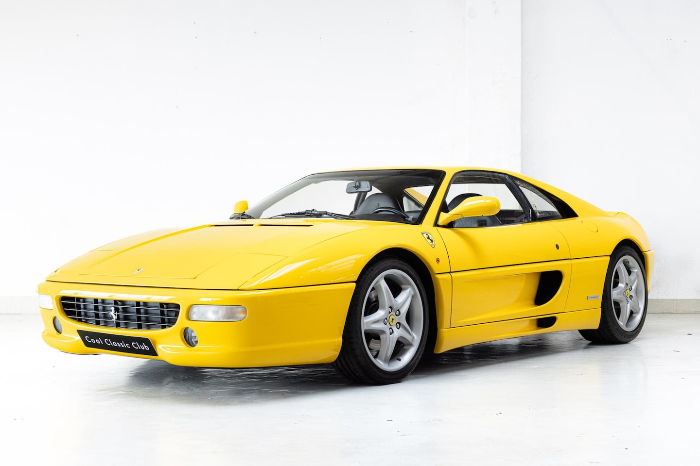 Ferrari F 355 - Manual - Sport Seats - Non Airbag - Giallo Modena - - AutoWereld.nl