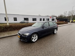 BMW 3-serie Touring - 316d Luxury