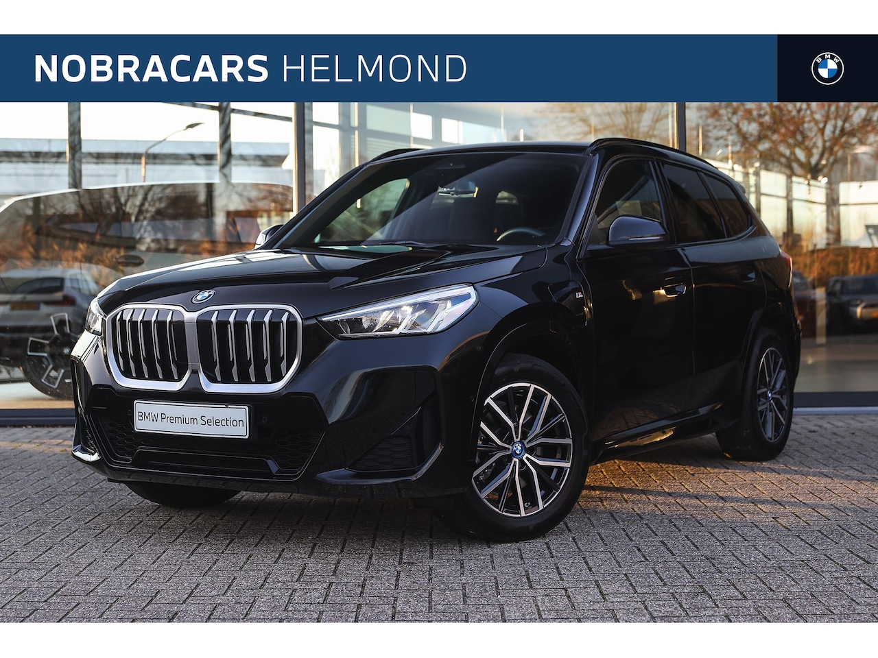 BMW X1 - xDrive25e M Sport Automaat / Trekhaak / Sportstoelen / Achteruitrijcamera / M Adaptief ond - AutoWereld.nl