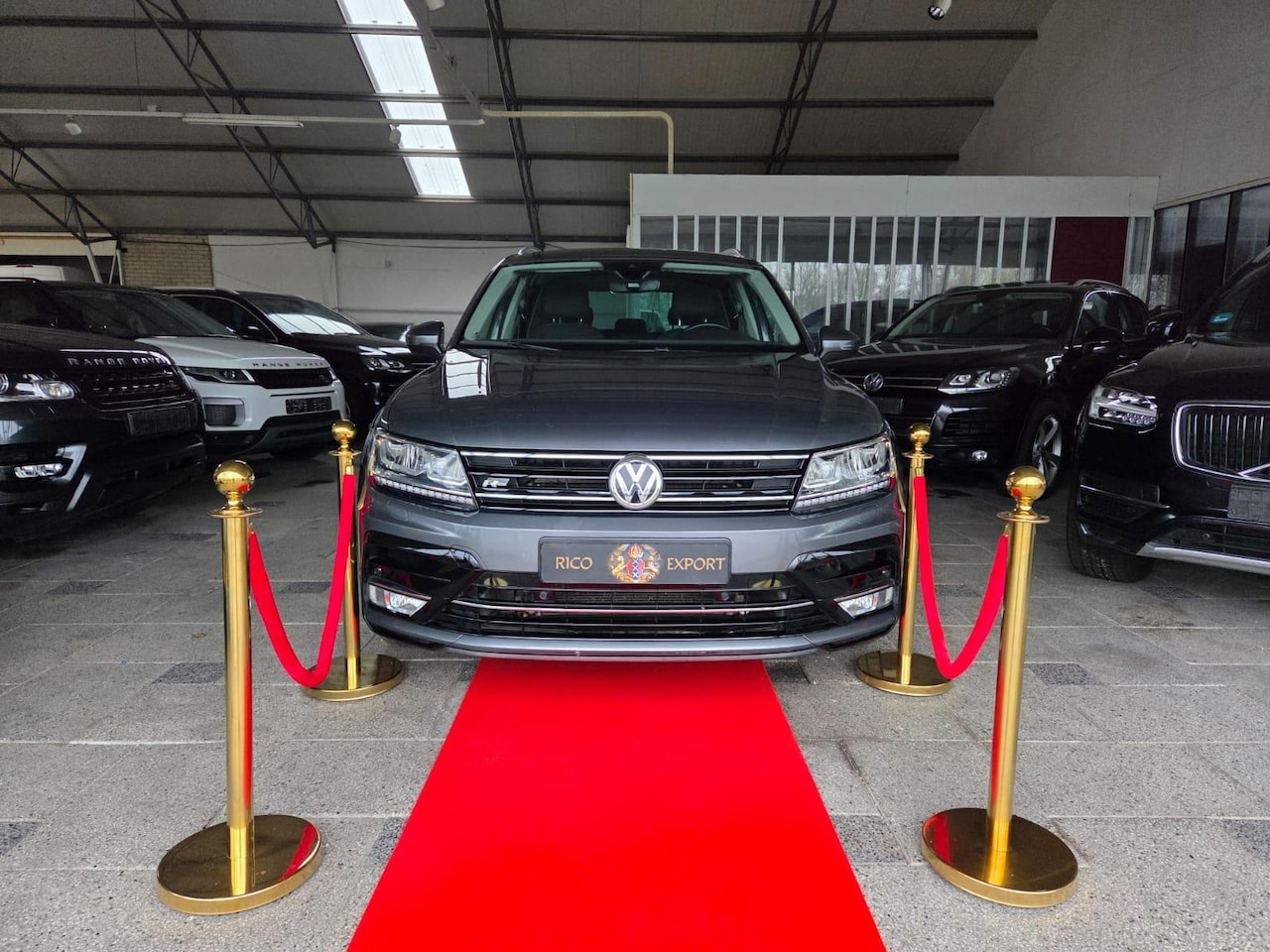 Volkswagen Tiguan - 2.0 TDI 4 MOTION R-LINE DIGITAL AUT FULL! 2017 - AutoWereld.nl