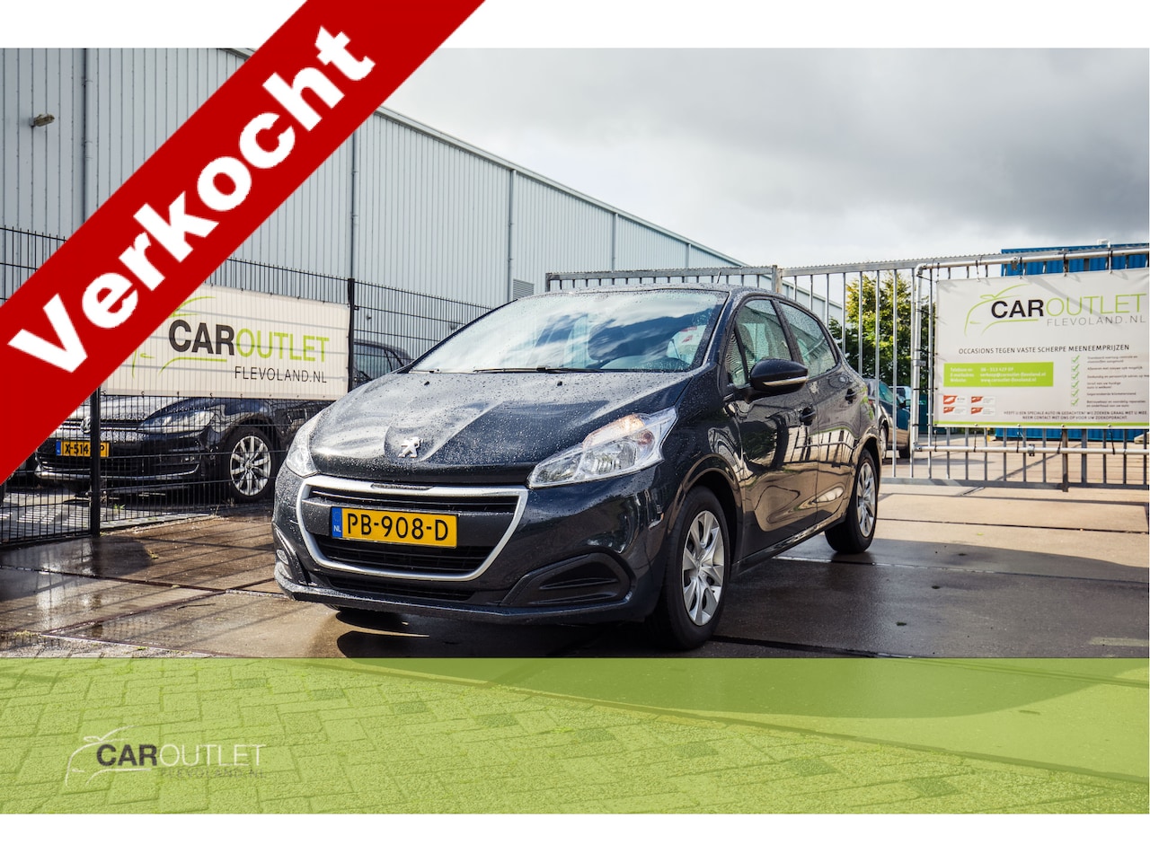 Peugeot 208 - 1.2 PureTech Access Dealeronderhouden 208! Heeft wat lichte deukjes op dak en rechterv.por - AutoWereld.nl