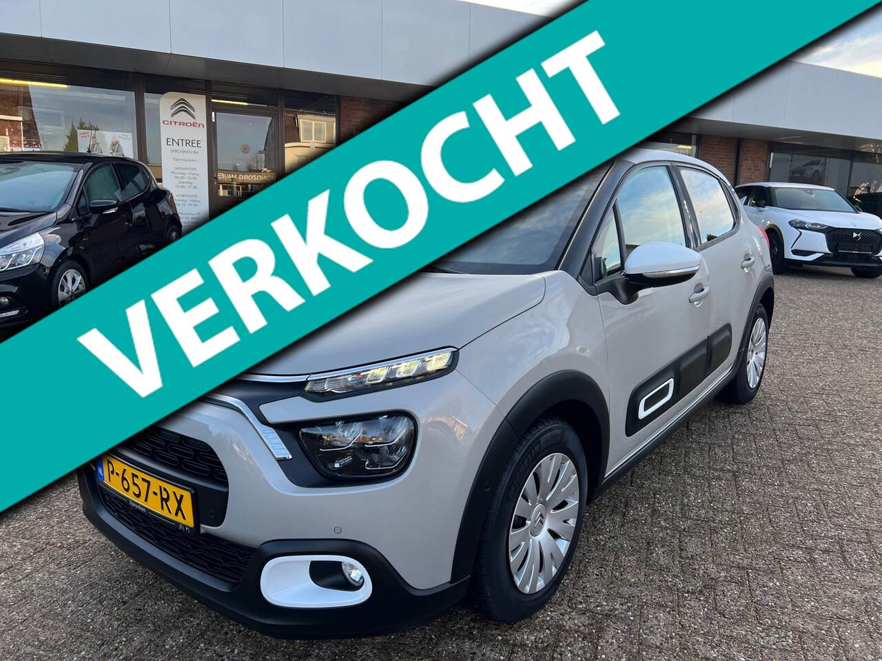 Citroën C3 - 1.2 110 pk PureTech Shine Navi-Camera-Winterbanden op velg - AutoWereld.nl