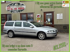 Volvo V70 - 2.4 Comfort Line - Prijs inclusief 3 maanden garantie en afleveren - OOK BIJTELLINGSVRIEND