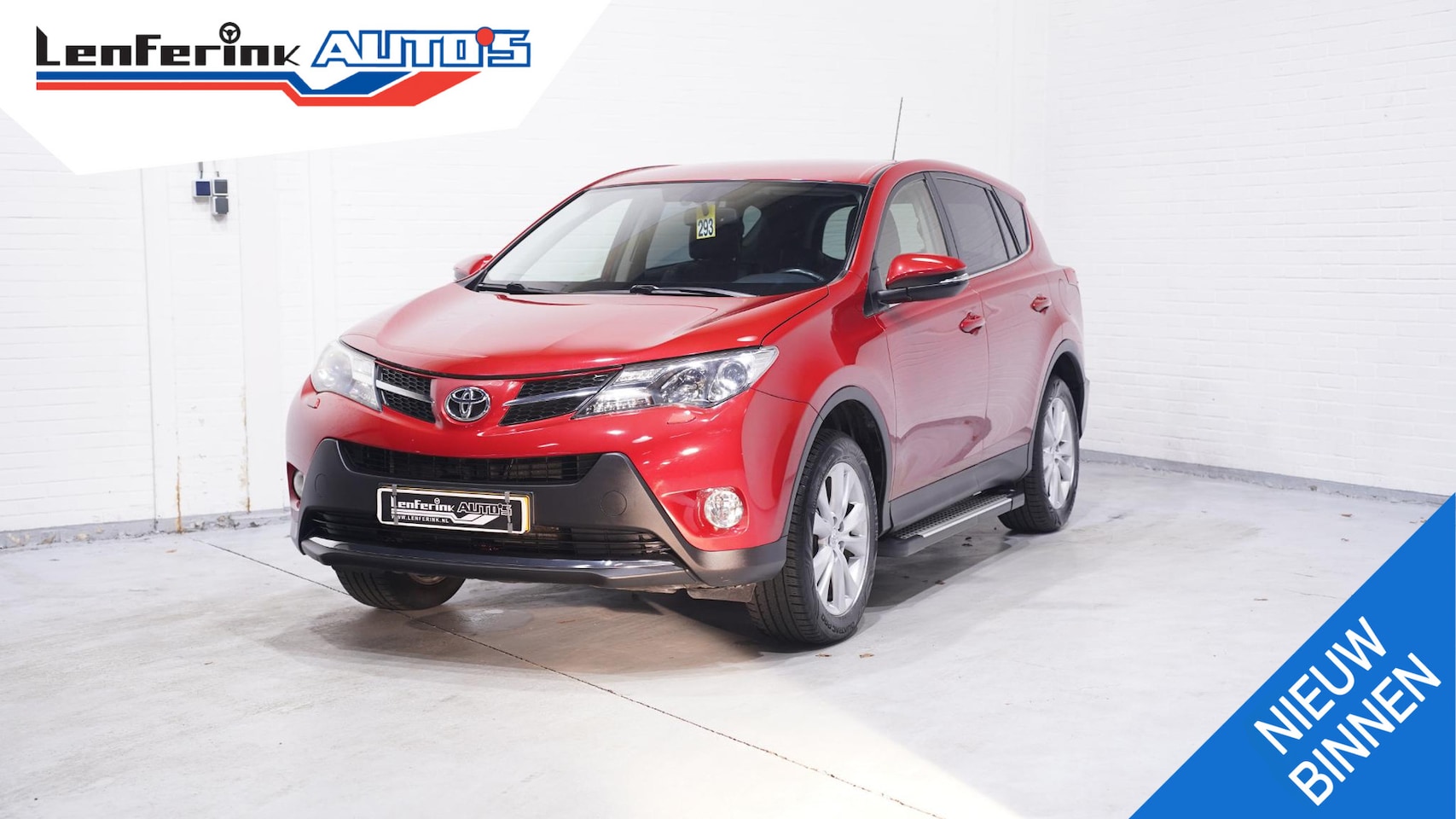 Toyota RAV4 - 2.2D Executive Business 4WD NAP Navi Clima Camera Leder/alcantara Trekhaak 2.000 kg trekge - AutoWereld.nl