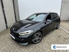 BMW 1-serie - 118i Executive | Achterbank in delen neerklapbaar | Achteruitrijcamera | Alarm klasse 3