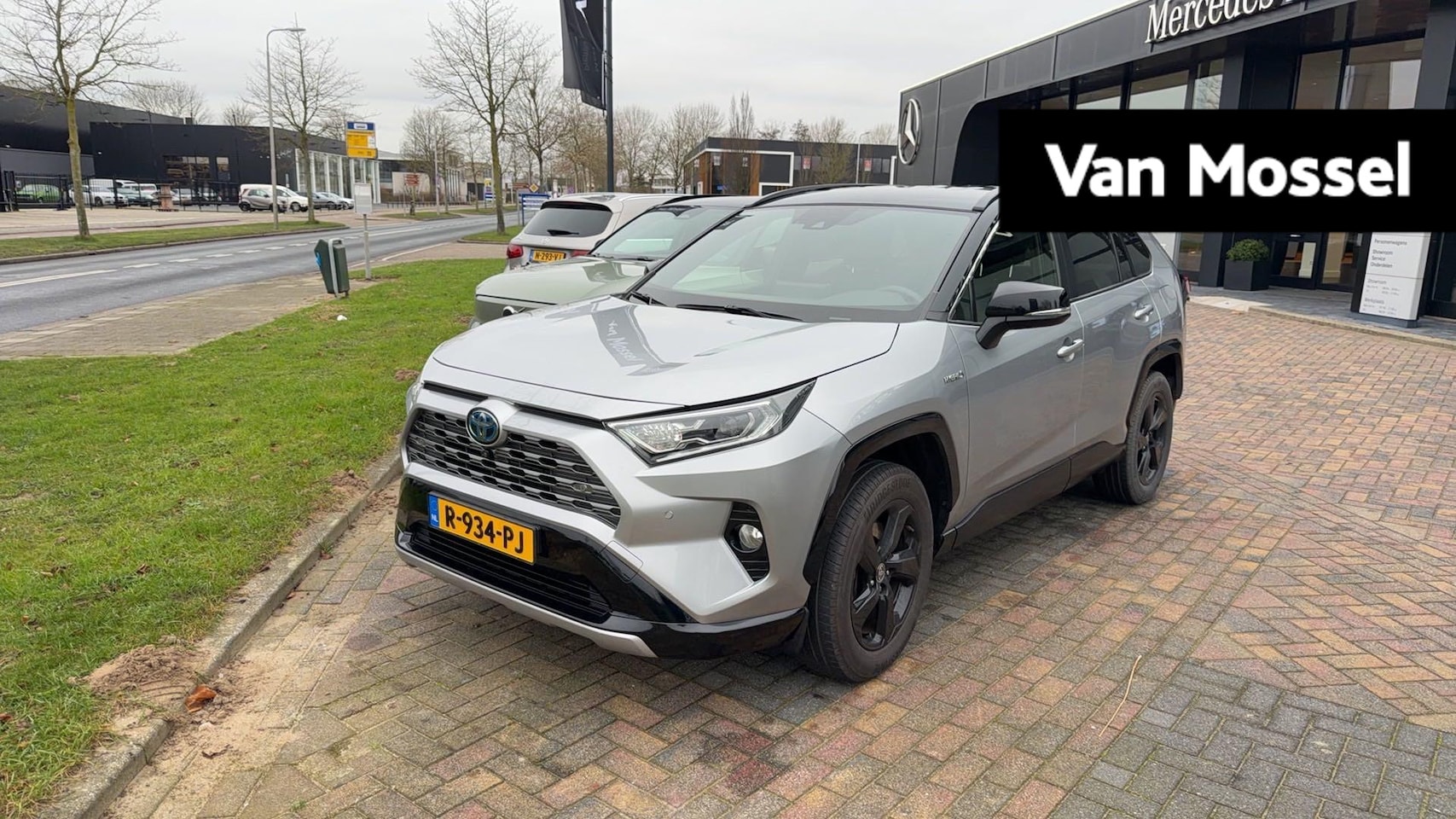 Toyota RAV4 - 2.5 Hybrid Bi-Tone | LEDEREN BEKLEDING | 360 CAMERA | NAVIGATIE | STOELVERWARMING | ELEKTR - AutoWereld.nl