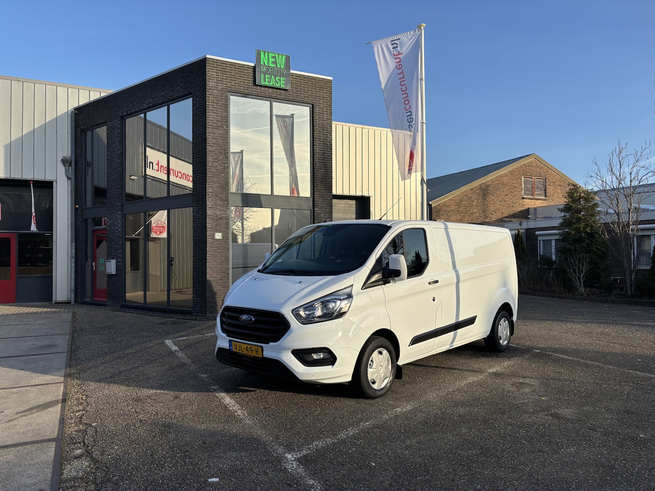 Ford Transit Custom - 300 2.0 TDCI Lengte 2 Trend Cuise Control Achteruitrijcamera Airco Euro 6 - AutoWereld.nl
